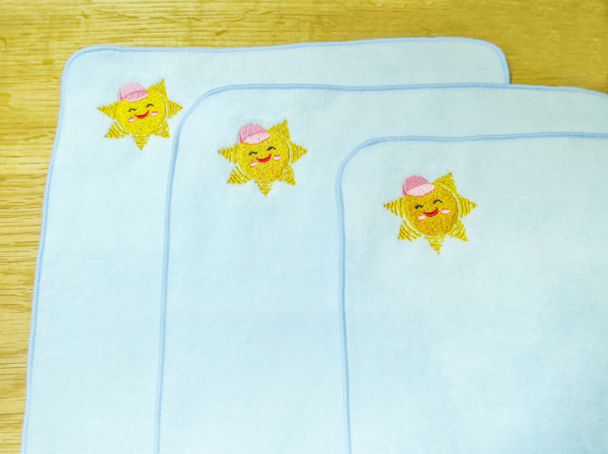 幼稚園卒園記念品オリジナルイラストハンドタオル刺繍