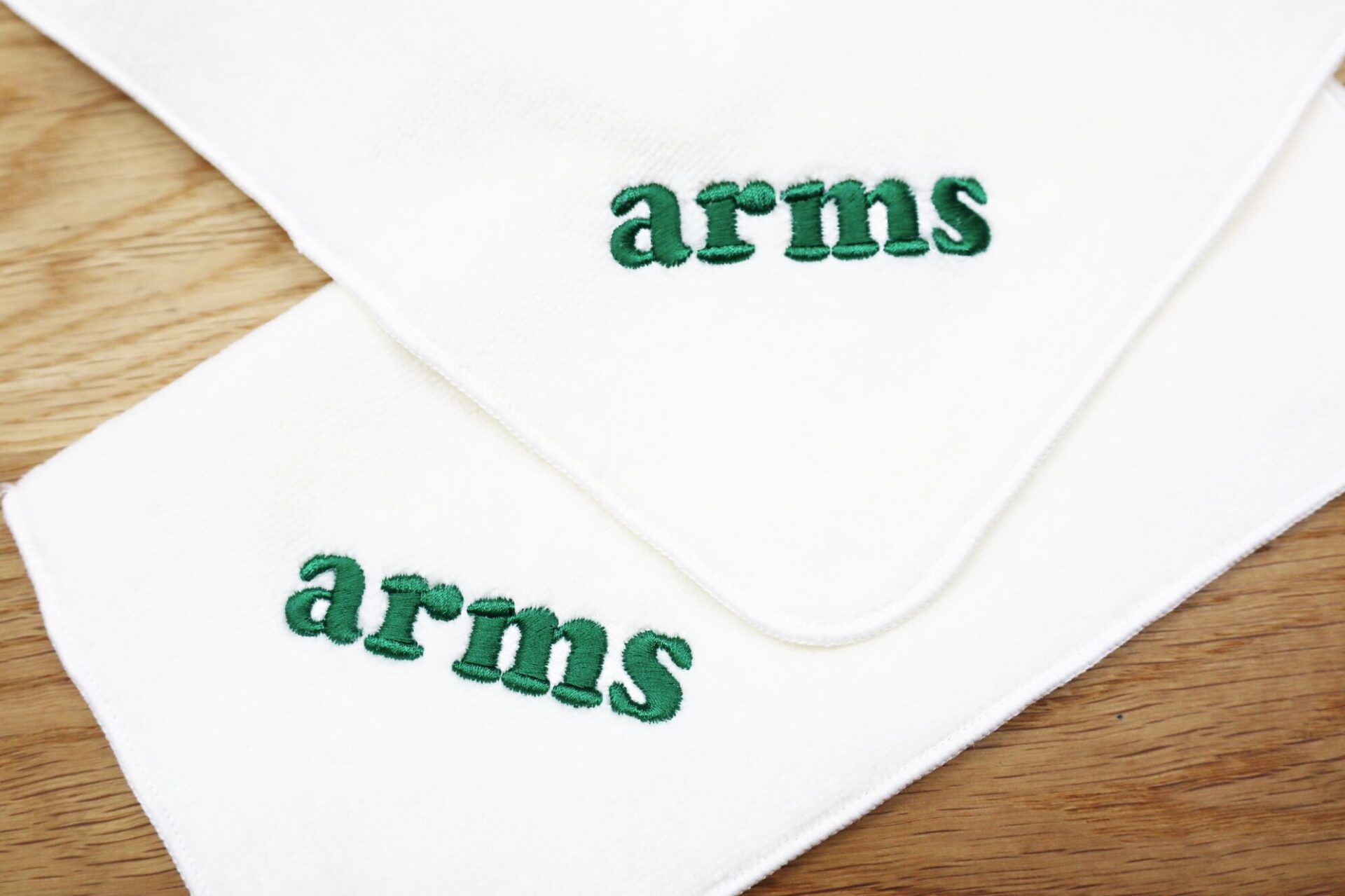 ハンドタオルへのロゴ刺繍制作実績｜オリジナル刺繍・名入れ対応