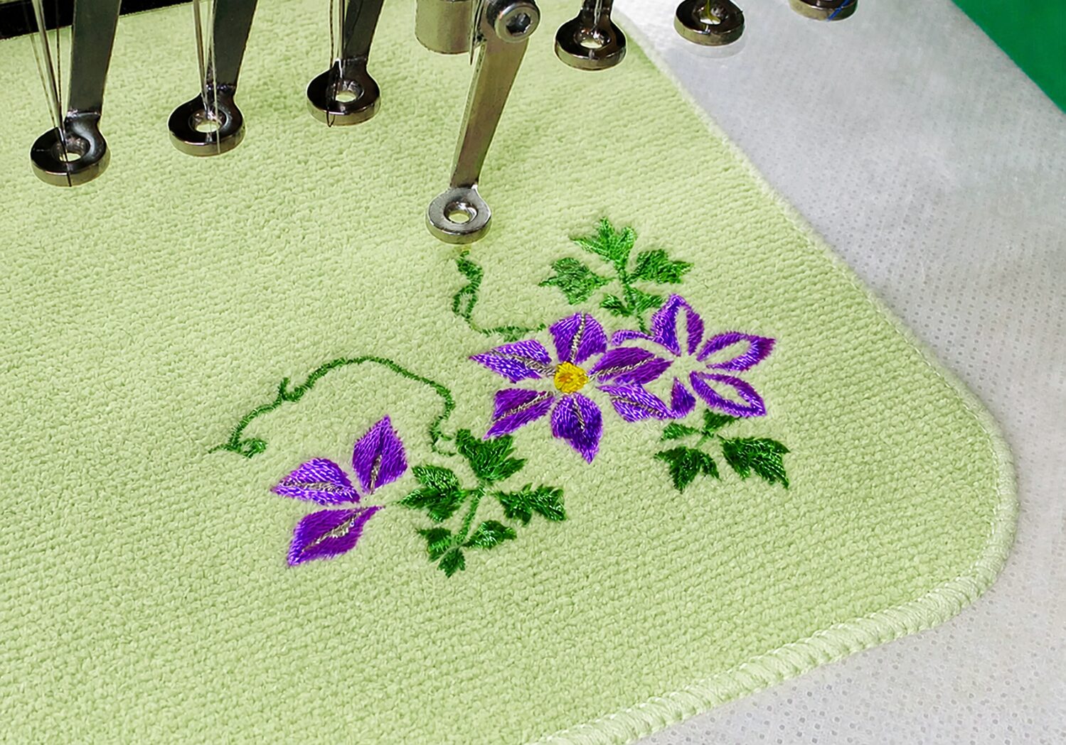 トップページハンドタオル刺繍・桔梗花刺繍