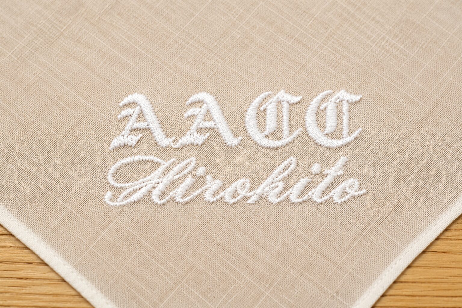白ハンカチへのイニシャル刺繍|オリジナル名入れ刺繍・記念品制作実績
