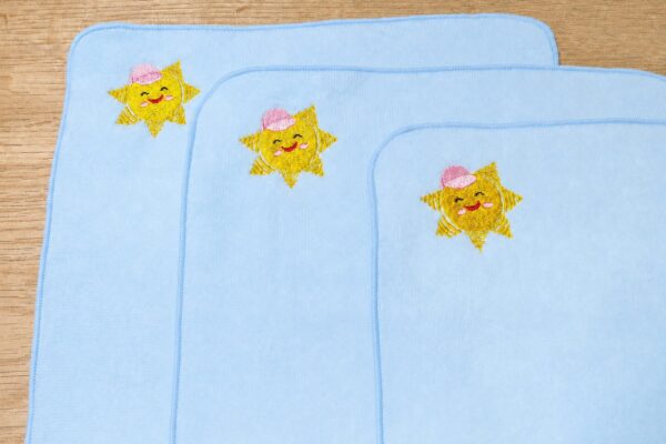 幼稚園卒園記念品オリジナルイラストハンドタオル刺繍