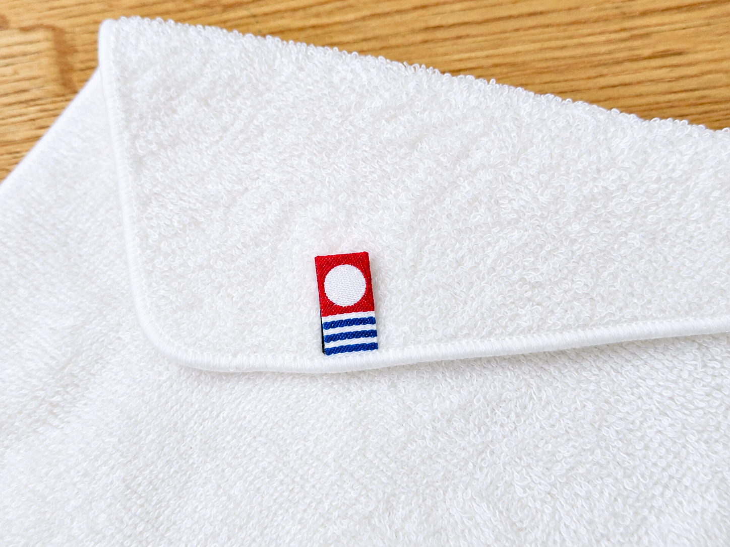 今治ロゴマーク付きハンドタオル